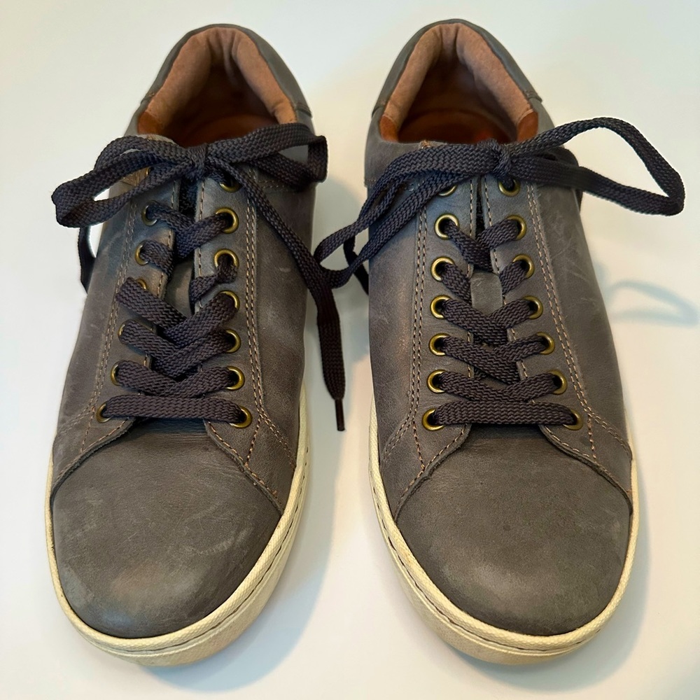 Women’s 8.5 Born Sur Charcoal Gray Leather Sneakers